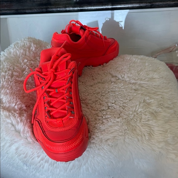 Fila Bold bright pink neon Sneakers owned by me not new but hardly warn - Picture 6 of 12